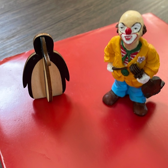Ceramic clown with his Violin and a Wooden Carve Penguin - Picture 1 of 2